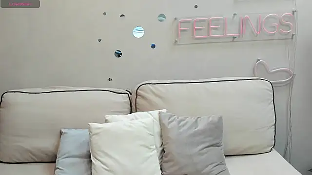 Lauraaa Smith online show from February 23, 12:56 am