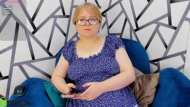 Lauraaa Smith online show from February 12, 2:11 am