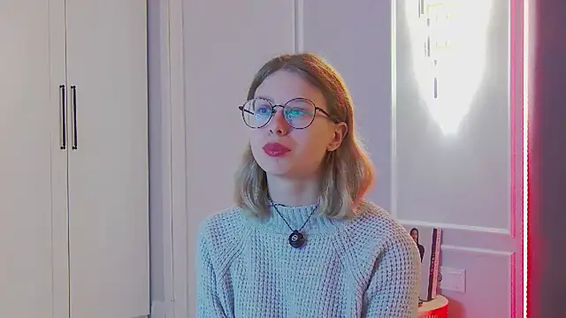 Snapshot of Ivy_Allen chatting on February 5, 4:36 pm Ivy Allen online show from February 5, 4:36 pm