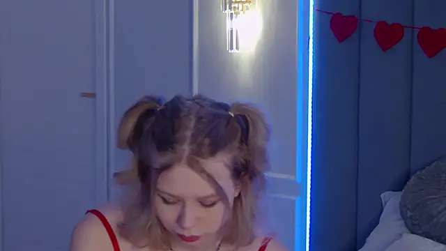 Snapshot of Ivy_Allen chatting on February 23, 6:19 pm Ivy Allen online show from February 23, 6:19 pm