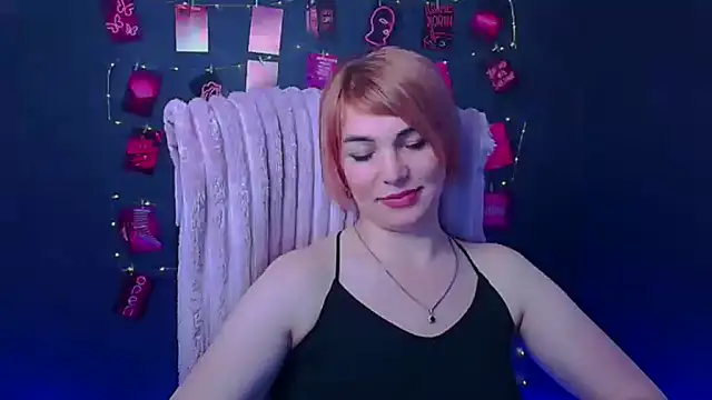 CuttieEmma online show from April 2, 11:44 pm