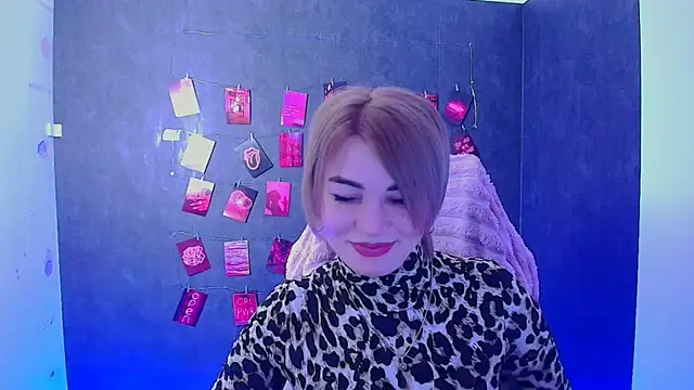 Snapshot of CuttieEmma chatting on February 3, 6:33 am CuttieEmma online show from February 3, 6:33 am