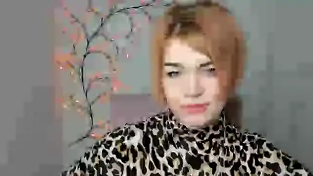 CuttieEmma online show from April 4, 5:58 am