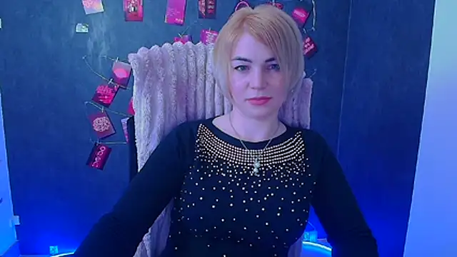 Snapshot of CuttieEmma chatting on May 4, 11:57 am CuttieEmma online show from May 4, 11:57 am