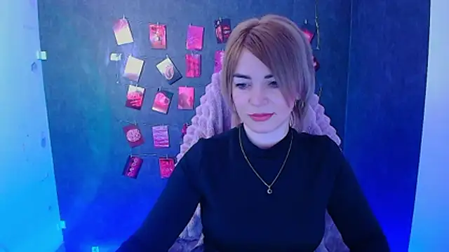 Snapshot of CuttieEmma chatting on February 10, 6:56 am CuttieEmma online show from February 10, 6:56 am