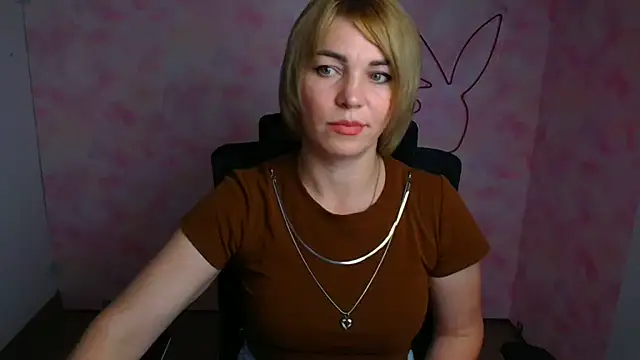 CuttieEmma online show from July 2, 6:19 am