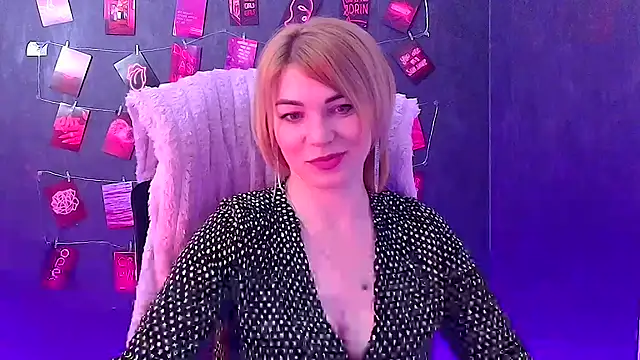 CuttieEmma online show from March 23, 12:55 am