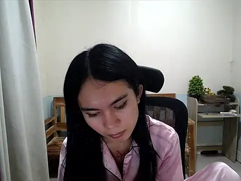 Snapshot of devine_goddess chatting on July 9, 10:04 am devine goddess online show from July 9, 10:04 am