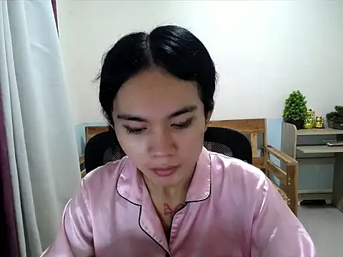 Snapshot of devine_goddess chatting on July 11, 5:08 am devine goddess online show from July 11, 5:08 am