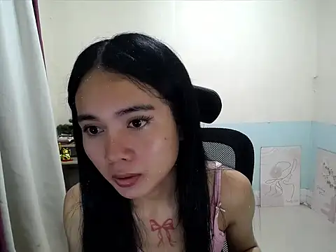 Snapshot of devine_goddess chatting on June 27, 1:33 am devine goddess online show from June 27, 1:33 am