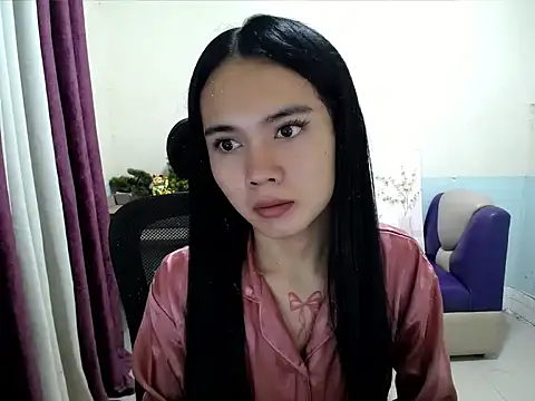 Snapshot of devine_goddess chatting on June 14, 10:44 pm devine goddess online show from June 14, 10:44 pm