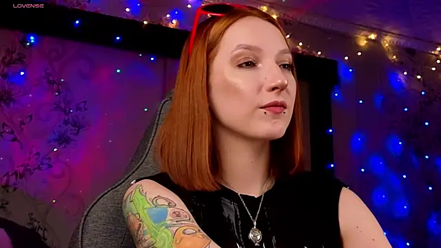 Vamp Mila online show from April 13, 1:37 pm