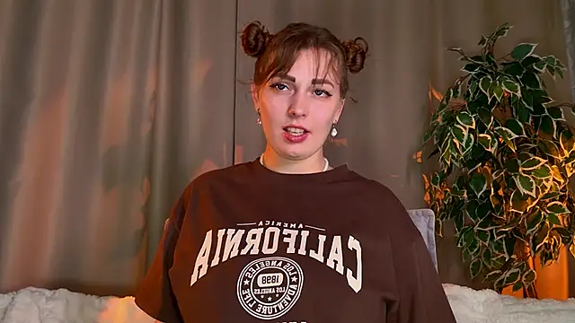 Snapshot of licklissy chatting on June 15, 1:00 pm licklissy online show from June 15, 1:00 pm