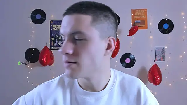 Snapshot of neo_raze chatting on February 16, 7:34 pm neo raze online show from February 16, 7:34 pm