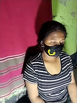 Romantic-Couple999 online show from February 11, 5:35 pm