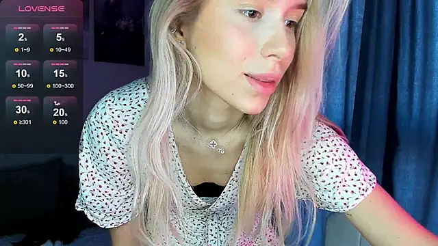 Snapshot of Elysia_kiss chatting on March 2, 5:19 am Elysia kiss online show from March 2, 5:19 am