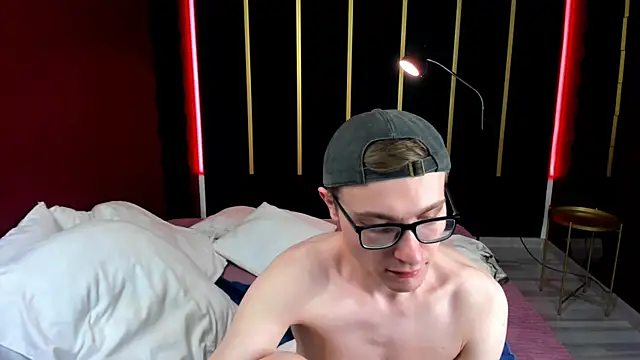 Snapshot of Emmit_Barker chatting on June 25, 5:12 am Emmit Barker online show from June 25, 5:12 am