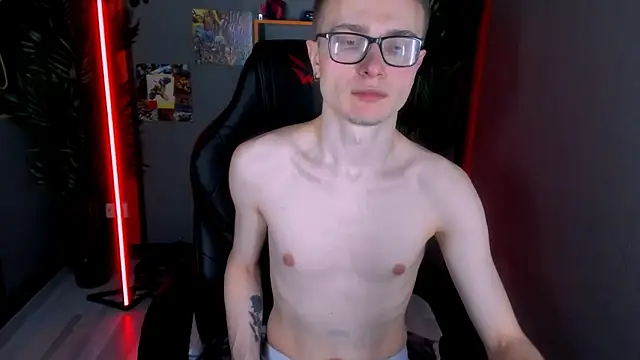 Snapshot of Emmit_Barker chatting on February 4, 3:29 pm Emmit Barker online show from February 4, 3:29 pm