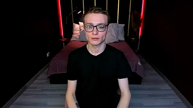 Snapshot of Emmit_Barker chatting on February 20, 3:58 am Emmit Barker online show from February 20, 3:58 am