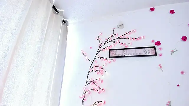 NicoRobinx online show from April 21, 1:07 pm