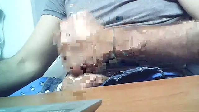 elegantblack online show from April 15, 11:49 am