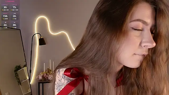 Snapshot of Courtney_C chatting on February 23, 5:09 am Courtney C online show from February 23, 5:09 am