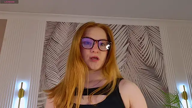 Snapshot of AmandaWatts chatting on February 23, 5:19 am AmandaWatts online show from February 23, 5:19 am