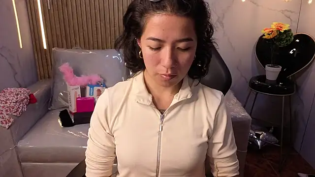 Lynn turner online show from February 25, 8:19 pm