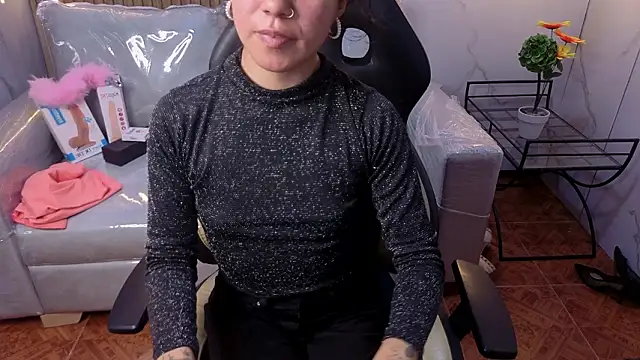 Lynn turner online show from February 11, 1:33 pm