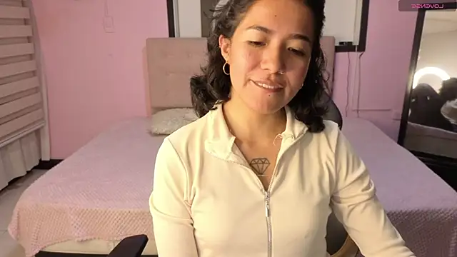 Lynn turner online show from April 7, 7:59 pm