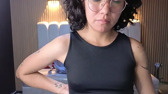 Lynn turner online show from May 28, 1:06 pm