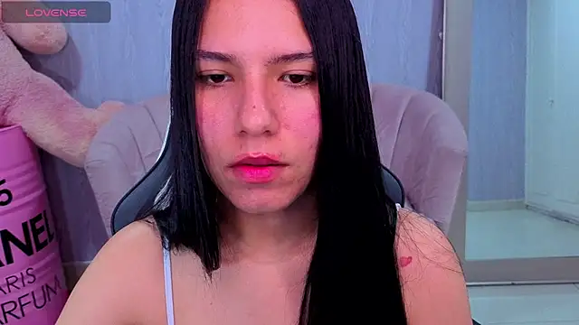 Snapshot of Isabellanoir_a chatting on February 12, 7:57 pm Isabellanoir a online show from February 12, 7:57 pm