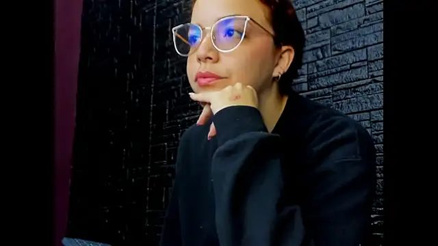 Miss Dior2 online show from April 14, 2:11 pm