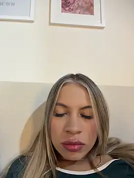 Mia Rosee1 online show from June 5, 12:37 am
