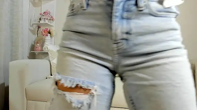 Mia Rosee1 online show from March 18, 11:16 pm