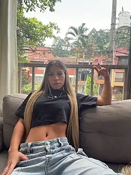 Mia Rosee1 online show from May 10, 6:21 pm