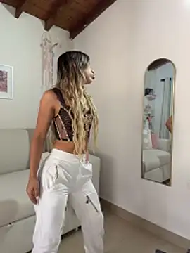 Mia Rosee1 online show from May 17, 7:47 pm