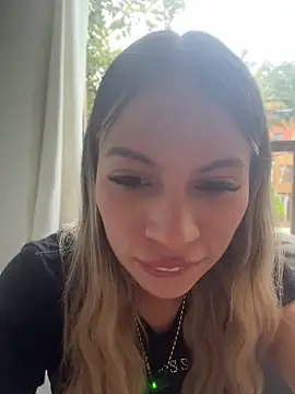 Mia Rosee1 online show from May 30, 10:48 pm