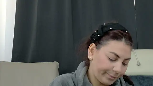AbellaDesiree online show from April 5, 4:52 am