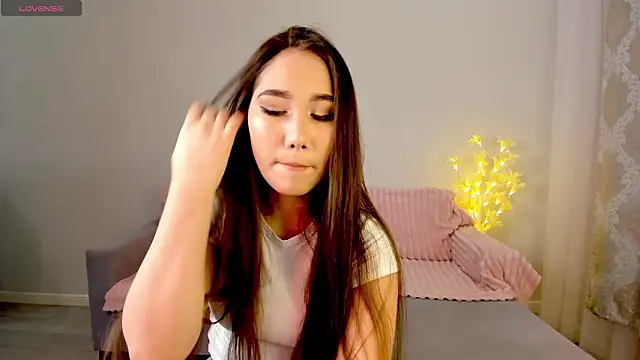 Snapshot of mayameilin chatting on February 5, 1:07 pm mayameilin online show from February 5, 1:07 pm