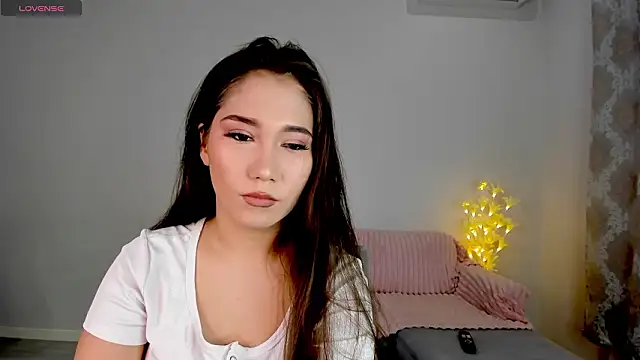 Snapshot of mayameilin chatting on February 9, 1:09 pm mayameilin online show from February 9, 1:09 pm