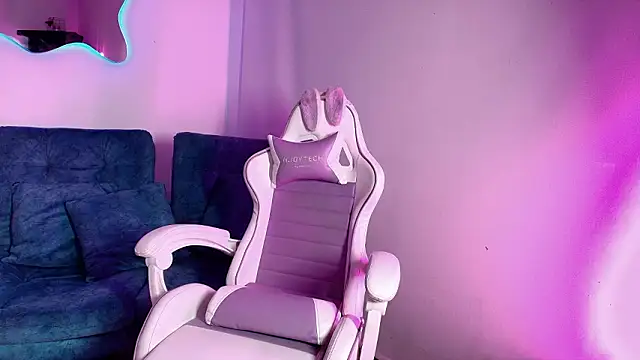 Giaa Moretii online show from February 14, 1:50 am