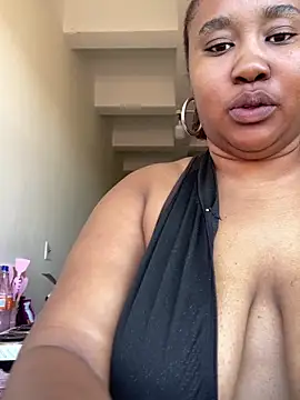 MeekyCurvyAss online show from May 12, 10:10 am
