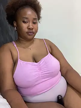 MeekyCurvyAss online show from April 19, 1:01 pm