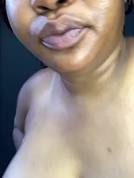 MeekyCurvyAss online show from February 1, 11:30 am