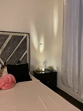  HannahFox  online show from April 23, 11:17 pm