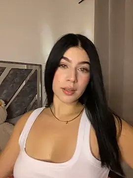  HannahFox  online show from April 6, 11:50 pm