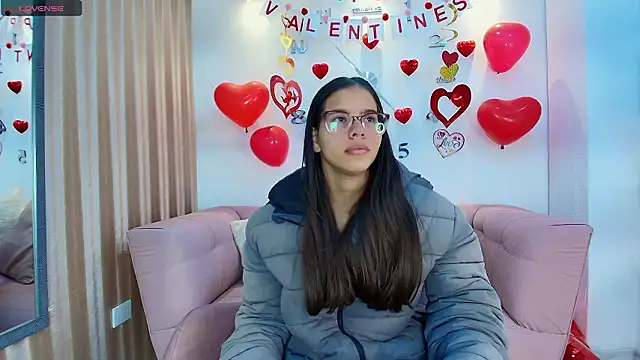 Snapshot of Luna_Millers chatting on February 22, 12:51 pm Luna Millers online show from February 22, 12:51 pm