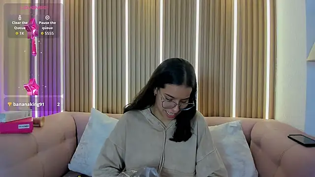 Snapshot of Luna_Millers chatting on July 13, 4:12 am Luna Millers online show from July 13, 4:12 am