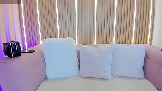 Luna Millers online show from June 2, 4:23 am